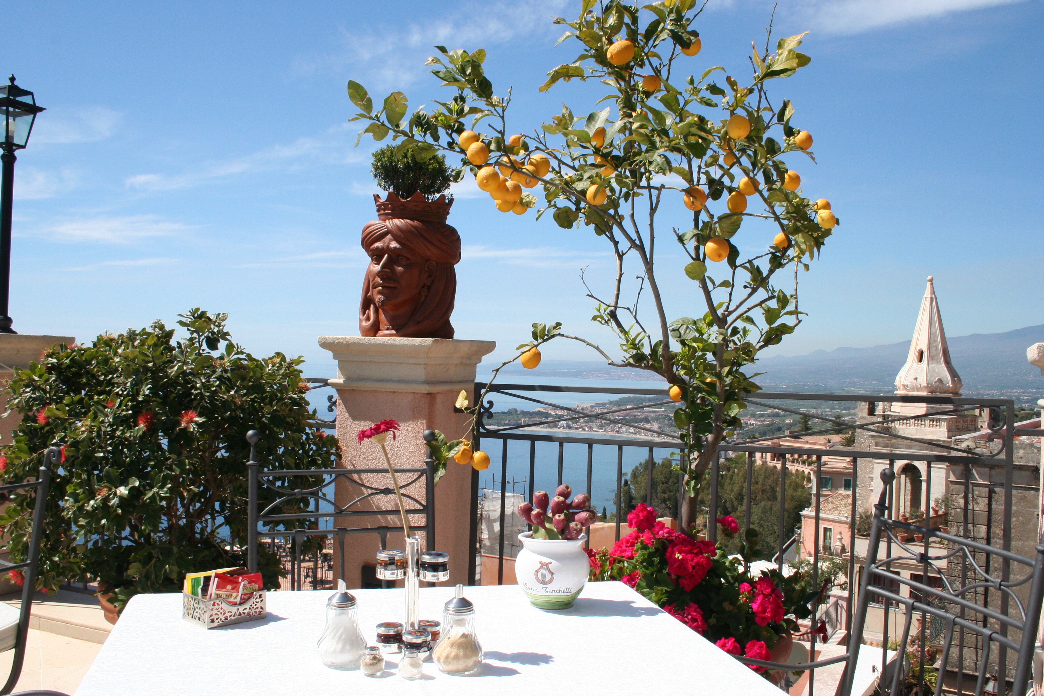 foto in alto banner chi siamo.JPG